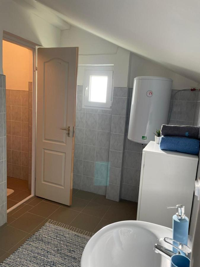 Het Hongaarse Wijnhuis Mohács Buitenkant foto