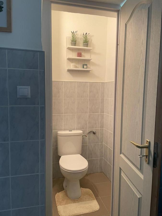 Het Hongaarse Wijnhuis Mohács Buitenkant foto