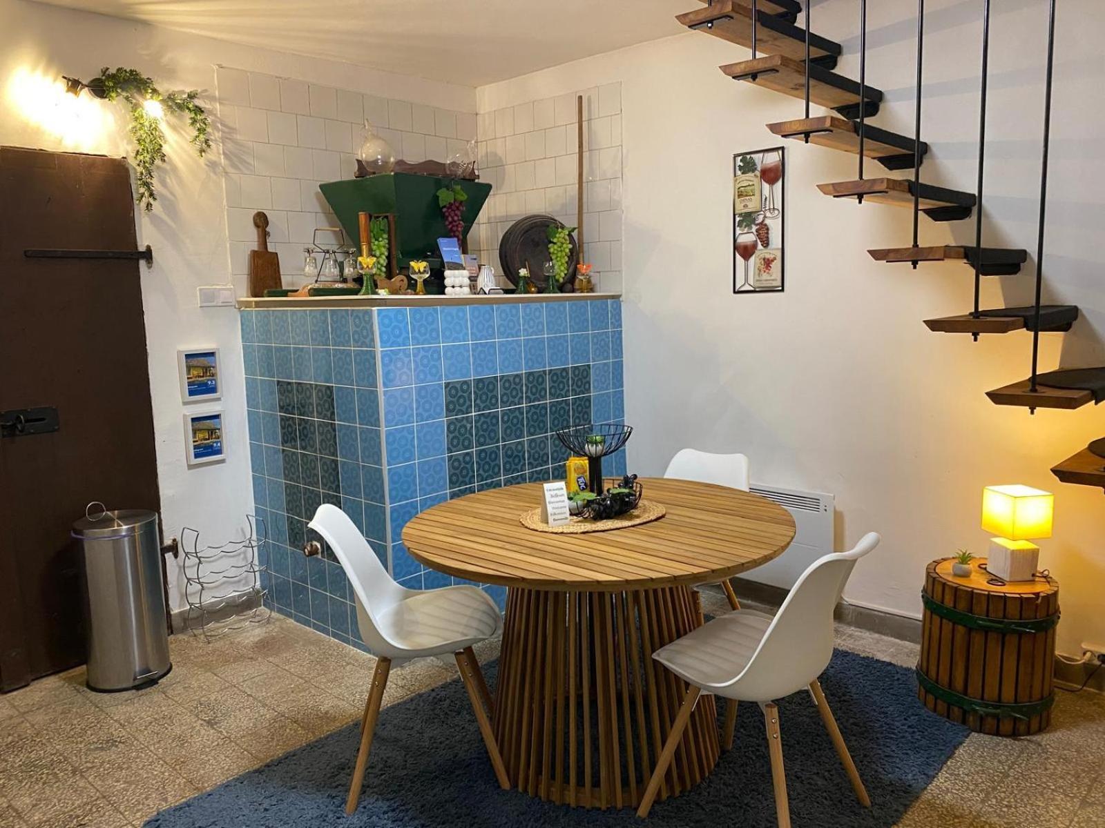 Het Hongaarse Wijnhuis Mohács Buitenkant foto